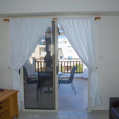 The One Apartamento Paralimni